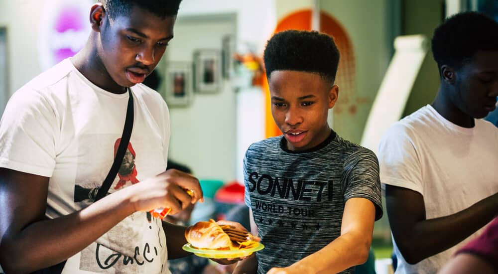 Free Brunch Club in Tower Hamlets This Summer Holiday For 11 – 19 Year Olds.